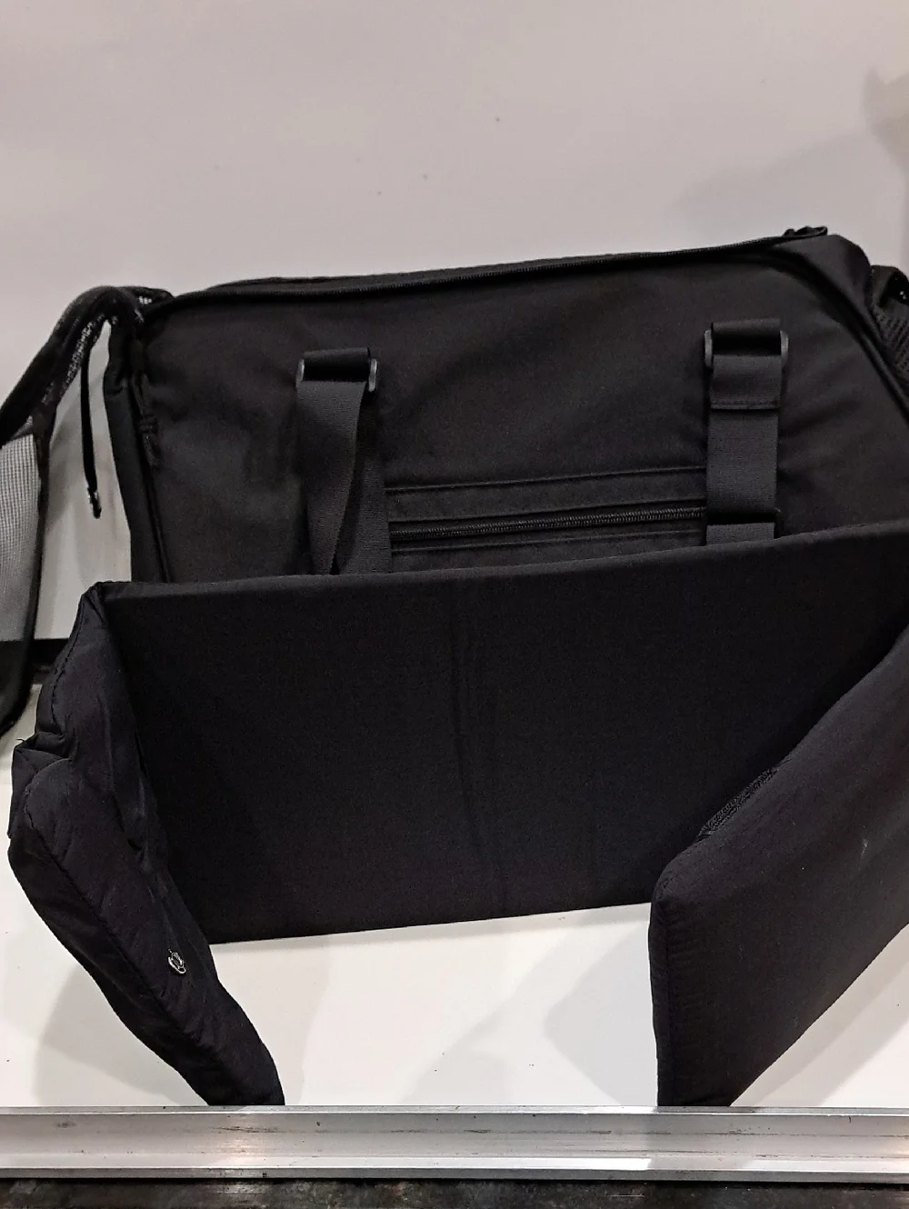 NWOT NIB BurgeonNest Pet Purse Carrier Black PTB- QXWS-US